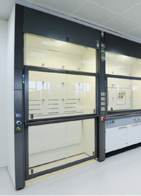 Walk-in fume cupboard with side installation